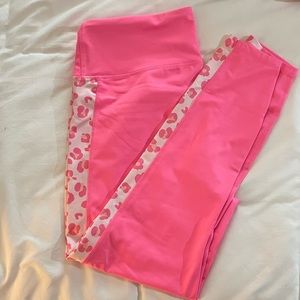 Crown and Ivy Neon Pink Cheetah Leggings 🐆
